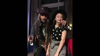 Johnny Steff  Satine amp Jack Sparrow au restaurant quotLe Saint Jacques quot [upl. by Neiv]