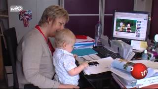 Mamans  au bureau avec bébé [upl. by Cressi]