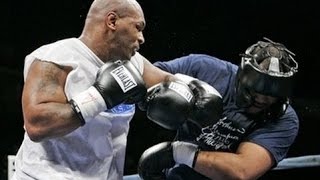 Майк Тайсон  Кори Сандерс  Mike Tyson vs Corey Sanders показательный бой [upl. by Adnolor]