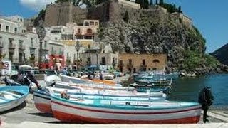 Sicile iles Eoliennes les paysages de lile et ville de Lipari [upl. by Ainesej]