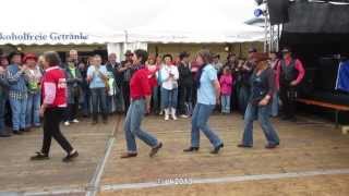 Kieler Woche 2013  Line Dance im quotUnser Nordenquot Dorf  Teil 2 [upl. by Anatola680]