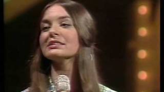 Crystal Gayle  Wrong Road Again [upl. by Evol]