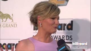 Jennifer Nettles on the Billboard Music Awards Blue Carpet 2013 [upl. by Eelyam280]