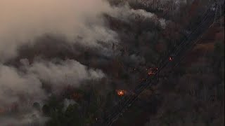 Caos se desata con incendios forestales en Nueva Jersey [upl. by Sheelah]