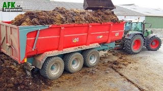 FENDT 926 amp Remorque LAIR 3 essieux au Transport de fumier [upl. by Criswell]