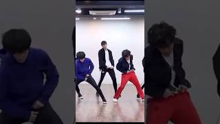 Damn 🔥 their synchronization bts btsarmy btsquiz viralbtsshorts trendingshorts youtubeshort [upl. by Lebna]