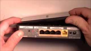 NETGEAR Wireless Router  N300 WNR2000 V3 Version 3 Hardware Review amp DisassemblyReassembly [upl. by Asseral]