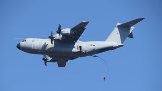 Luchtlanding Ginkelse Heide 2024  Parachutisten [upl. by Danialah670]