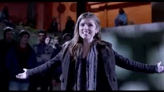 Pitch Perfect  Clip quotScène du clash fillesgarçonsquot  Au cinéma le 8 Mai [upl. by Buchanan207]