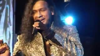 Chhupana Bhi Nahin Aata sung by Vinod Rathod in Kuwait on 12th April 2013mp4 [upl. by Callean126]