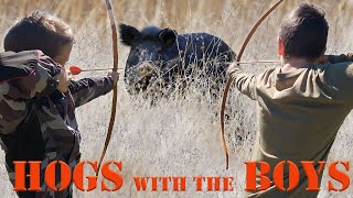 Recurve Selfbow Hog Hunting with the Hayes Boys [upl. by Derby]