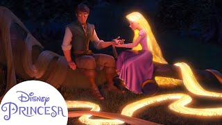 ¿Cómo sanó Rapunzel la mano de Flynn  Disney Princesa [upl. by Nosnevets]