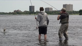 Pêche à gué et visite touristique en Outaouais [upl. by Livia]