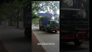 Truk bok vs container shorts shortsvideo driver [upl. by Jehiel]