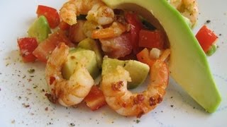 Brasilianischer AvocadoSalat mit Garnelen [upl. by Assehc793]