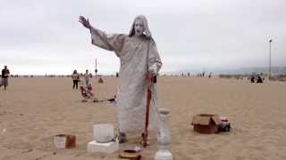 Levitation in Santa Monica pier California Where is the trick [upl. by Assenev]