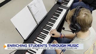 Whitwell Middle School receives stateoftheart piano keyboard lab [upl. by Nagoh]