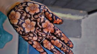 Beautiful latest cutwork  Negative work mehndi design ✨trendinmehndi indianmehndi weddingmehndi [upl. by Relyt621]