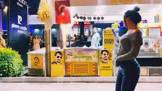 The famous Turkish Ice cream Guy Dance on انت قلبی with English subtitles [upl. by Sterne935]