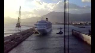 Crociera Costa Concordia collide con la banchina nel porto di Palermo [upl. by Stambaugh]