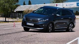 KIA Sorento 2018  Maniobra de esquiva moose test y eslalon  km77com [upl. by Ardle]