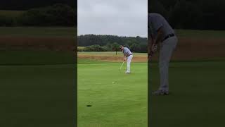 Zehn Meter Putt zum Par ernieandbirdieontour kursvlog matchplay golf golfer golfswing [upl. by Earazed]