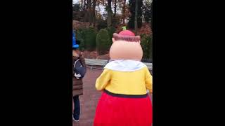 Queen of Hearts Tweedle Dee and Tweedle Dum Disneyland Paris [upl. by Enayr]