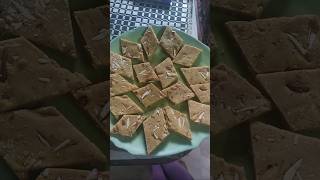 Besan katli recipetrending sweet sweetrecipediwalispecial anjuskitchen7050 [upl. by Mungovan714]