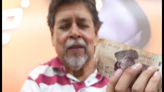 Millonario regala fajo de billetes a vendedor de globos para salvar su vida y su reacción es triste [upl. by Yllaw]