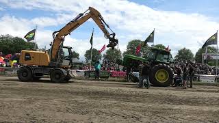 trekkertrek eext 07072024 het afslepen van de john deere [upl. by Atirabrab]