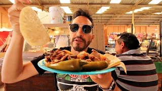 Carnitas y torta de milanesa en el Mercado municipal de San José Iturbide [upl. by Sirromal]