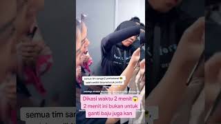 MOMEN LESTI amp TIM SANGAT PROFESIONAL SAAT PENGGANTIAN KOSTUM beritaartis lestikejora konserlesti [upl. by Annahsit]