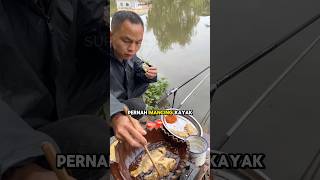 Mancing asik langsung santap hasil pancingnya [upl. by Iras470]