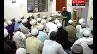 Gunting Rambut Kedai Bukan Islam  Ustaz Azhar Idrus [upl. by Ardnnek]