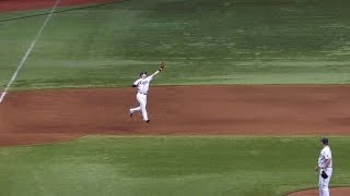 Longoria makes a great leaping grab in 10th [upl. by Rodoeht]