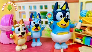 BLUEY Dad Baby Has A Stinky Nappy  Pretend Play with Bluey Toys [upl. by Starkey]