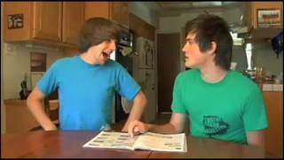 SMOSH  FOOD BATTLE 2007 LEGENDADO PTBR [upl. by Vtarj]