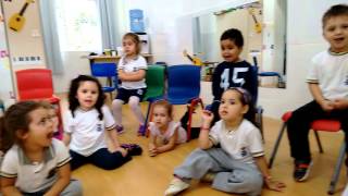 Musicalização Infantil fonoaudiologia Música quotA línguaquot [upl. by Allerus535]