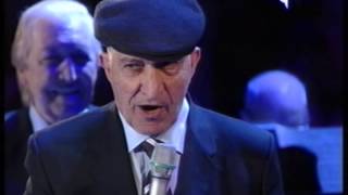 Nicola Arigliano in Colpevole Premio della Critica Mia Martini Sanremo 2005 [upl. by Kameko]