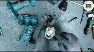 Makita Cordless Drill 8444D Diagnose amp replace drill chuck [upl. by Tnek]