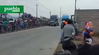 Arrancones de tráilers deja tres muertos en Santa Mónica Epazoyucan en Hidalgo [upl. by Caassi316]