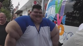 Worlds Heaviest Man at 1100 Pounds Leaves His Bed For First Time In 6 Years [upl. by Nicholson290]