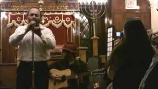 Yehuda Green performs at the Carlebach Shul [upl. by Ahserak195]