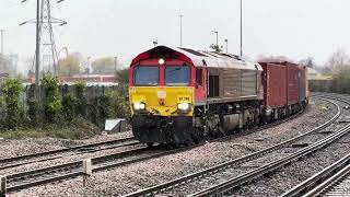 66206 heads out of Southampton Western Docks amp passes Millbrook with 4M71 to Birch Coppice [upl. by Zobkiw]