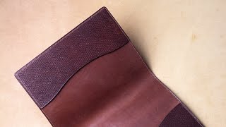 How to crease and burnish a dyed edge howto leatheraccessories handmade burnishing beveling [upl. by Ahtekahs]