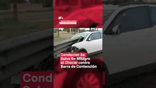 Conductor se salva de milagro al chocar contra barra de contención  N Shorts [upl. by Kern939]