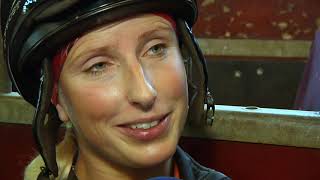 Rennpferde Training und Preisgeld  Sarah Steinberg im Interview [upl. by Namaj]