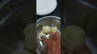 Aalu ka tasty breakfast snackscooking homemaderecipe shortsvideo [upl. by Nnylacissej]