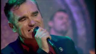 Morrissey There Is a Light That Never Goes Out live in Jools Holland [upl. by Thirzi]