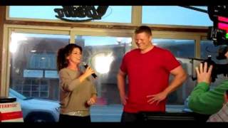 Shania Twain suprises karaoke singer [upl. by Sagerman]